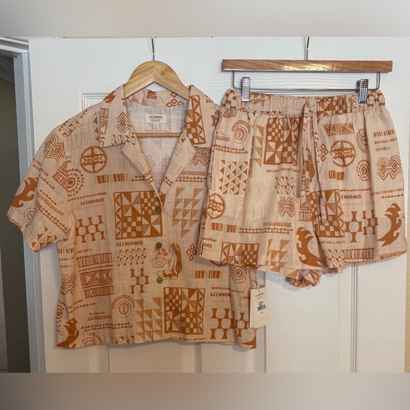 Roark Pants - NWT Roark x Hinano Hawaiian Girl Tribal Collab Idle Golden Top Short Set Small